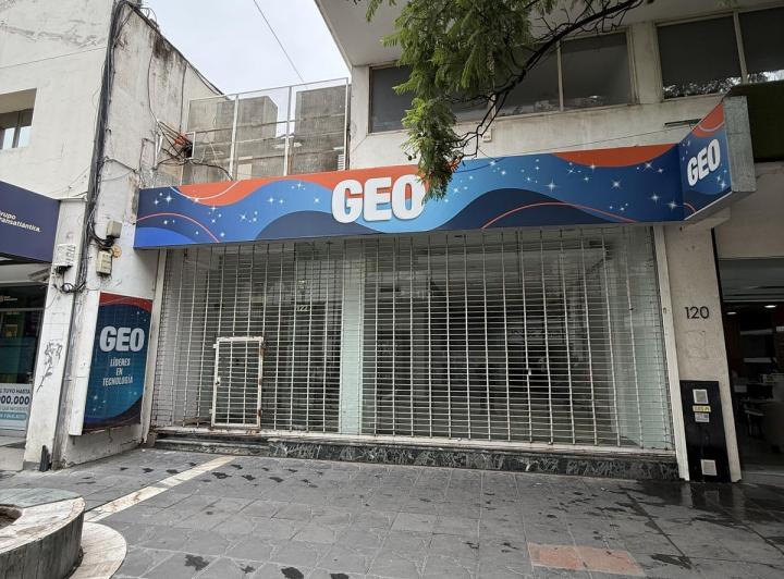 Local comercial · 220m²