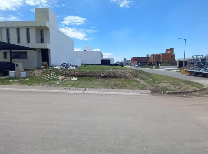 Terreno · 360m²