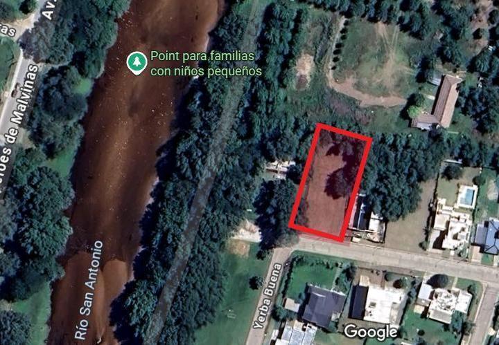 Terreno · 701m²