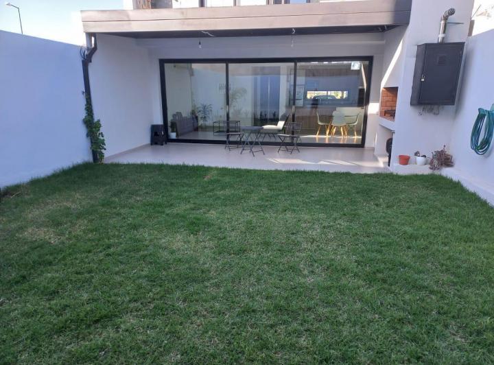 PH · 140m² · 6 Ambientes · 2 Cocheras