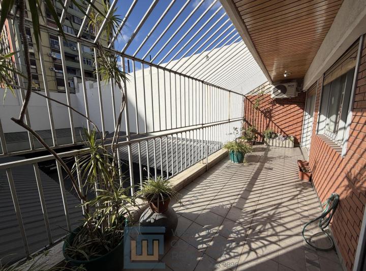 Departamento · 83m² · 4 Ambientes · 1 Cochera