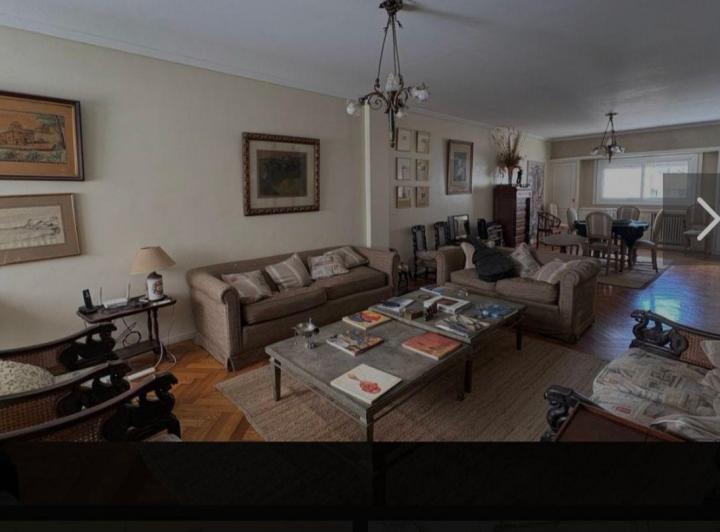 Departamento · 210m² · 6 Ambientes
