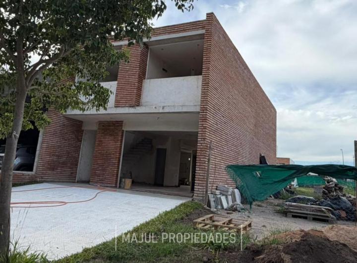 Terreno · 180m²