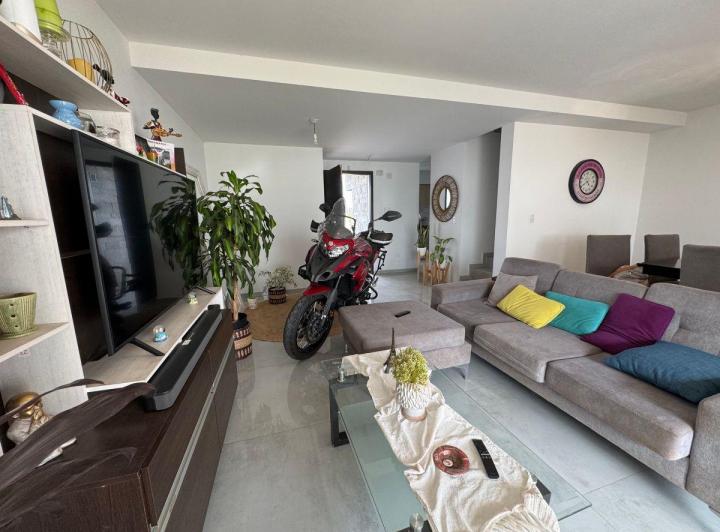 PH · 145m² · 5 Ambientes · 1 Cochera