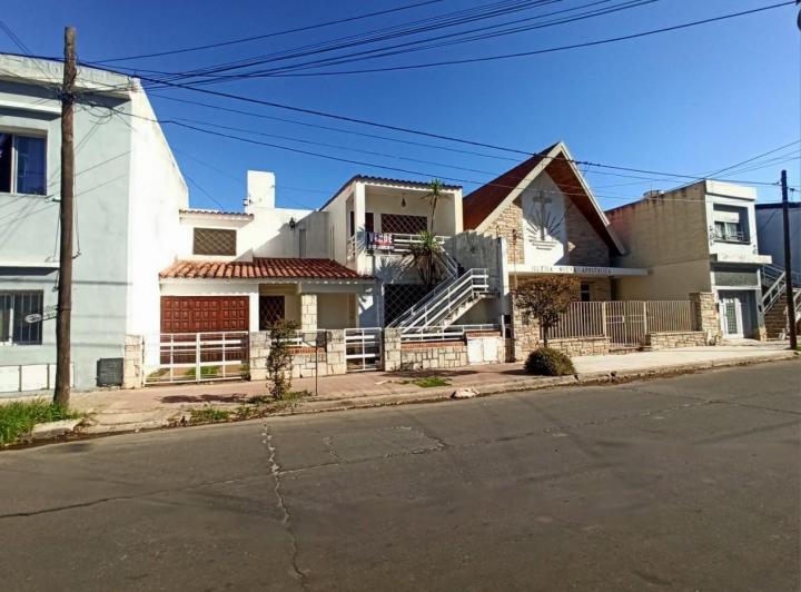 Terreno · 295m² · 6 Ambientes · 2 Cocheras