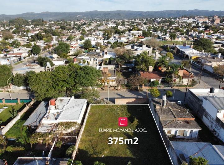 Terreno · 400m²