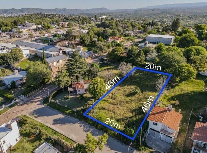 Terreno · 920m²