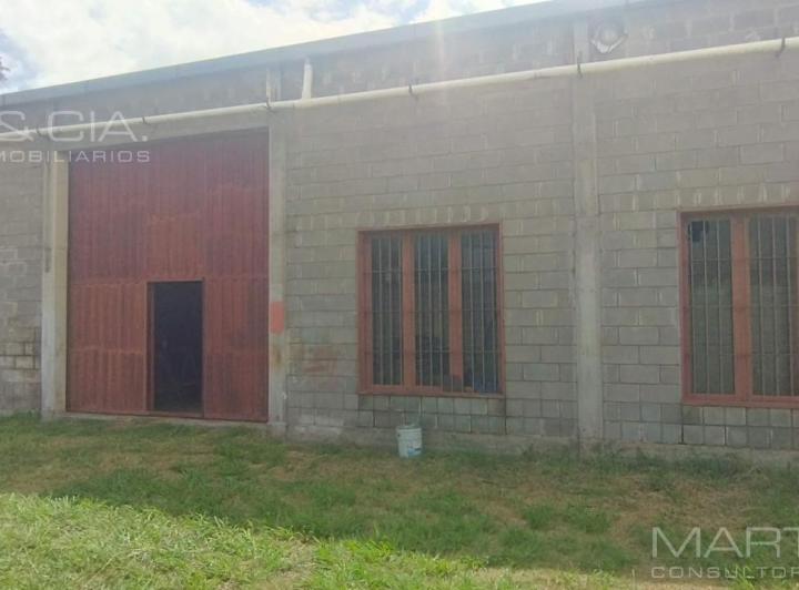 Bodega-Galpón · 1000m² · 10 Ambientes · 4 Cocheras