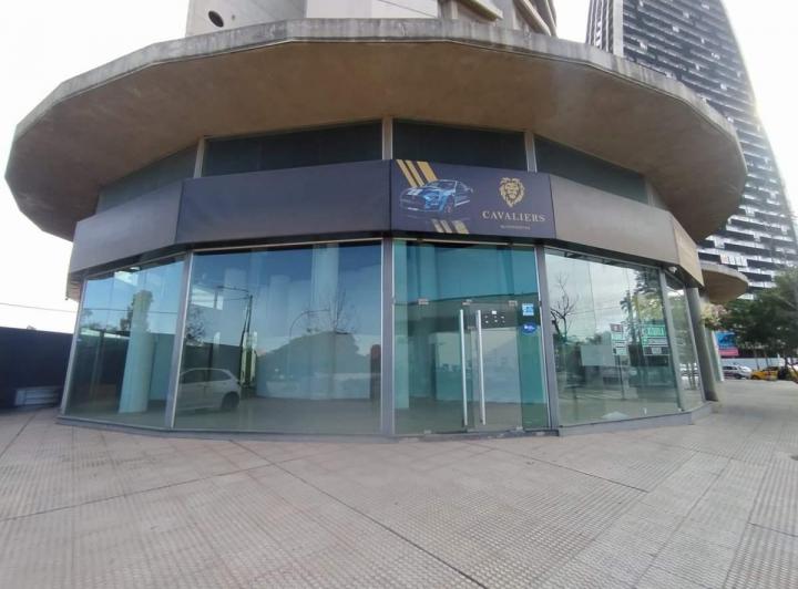 Local comercial · 195m² · 3 Ambientes