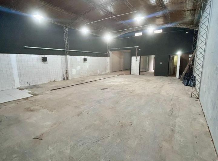 Depósito · 180m² · 3 Ambientes