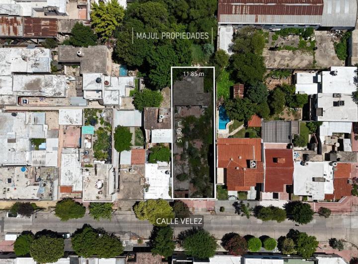 Terreno · 614m²