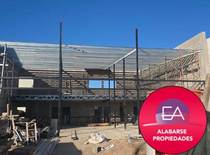 Local comercial · 75m² · 3 Ambientes · 2 Cocheras
