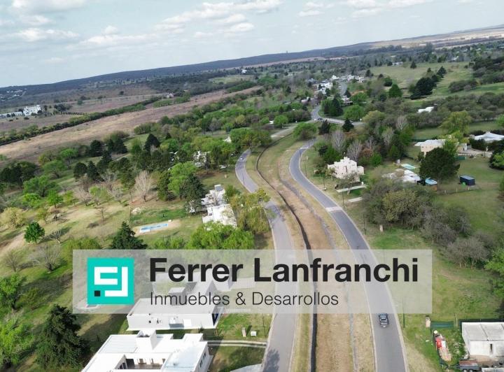 Terreno · 1400m²