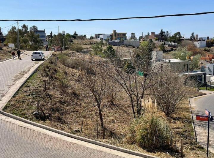 Terreno · 978m²
