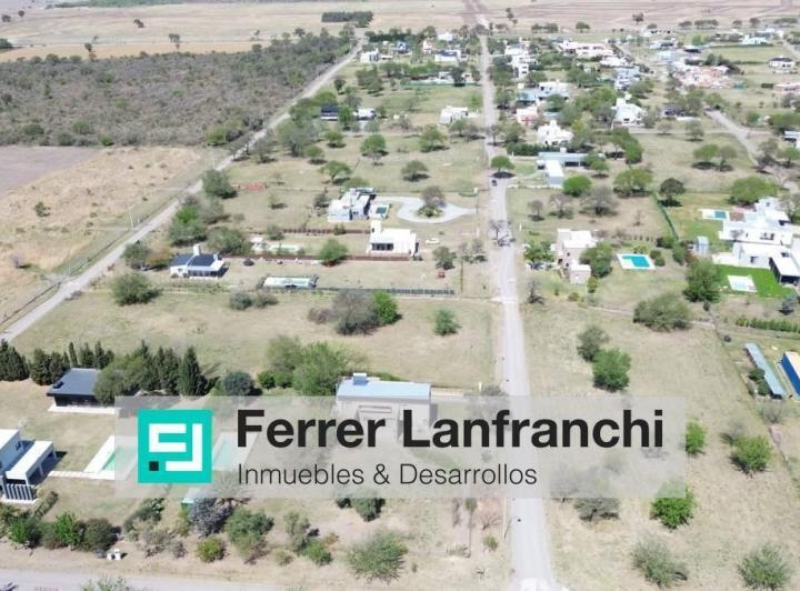 Terreno · 2100m²