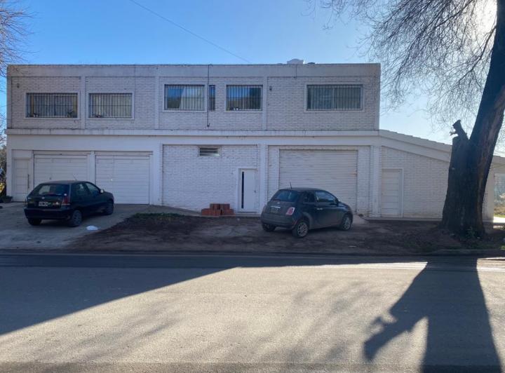 Bodega-Galpón · 288m² · 2 Cocheras