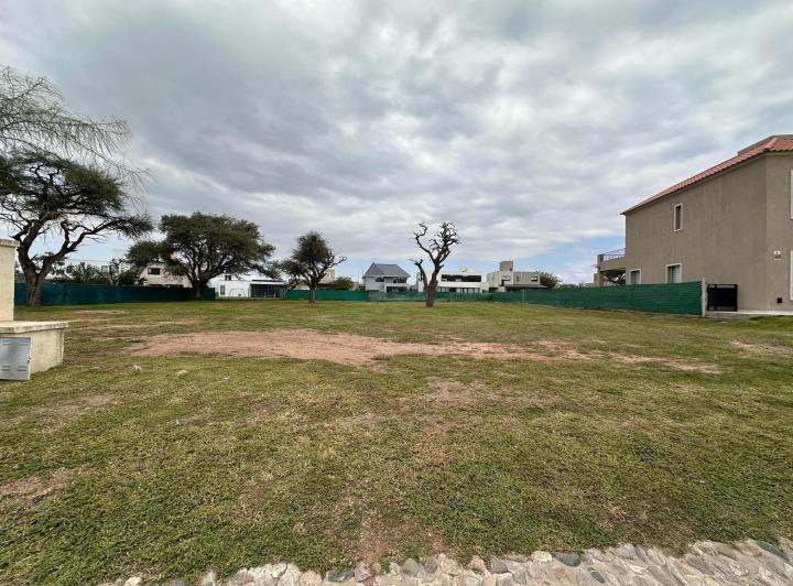 Terreno · 900m²