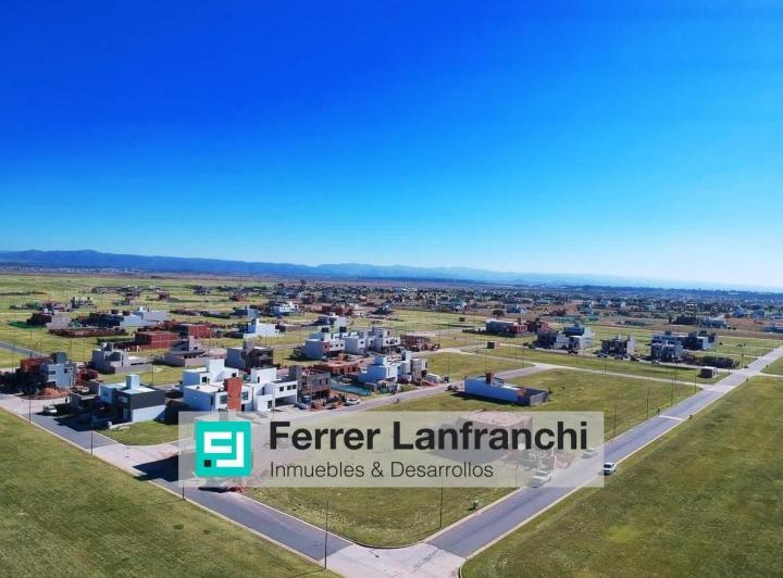 Terreno · 727m²