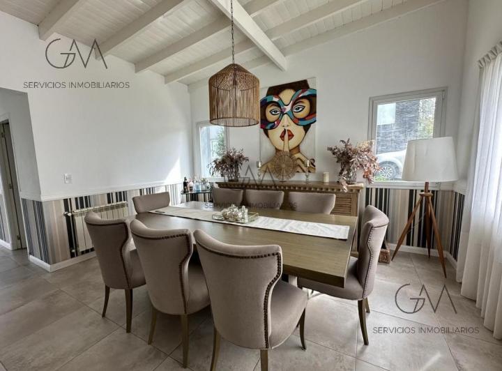 Casa · 200m² · 4 Ambientes