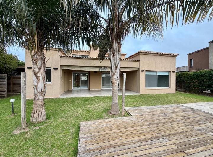 Casa · 190m² · 4 Ambientes
