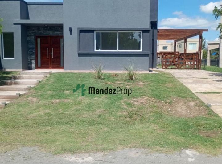 Casa · 170m² · 4 Ambientes · 3 Cocheras