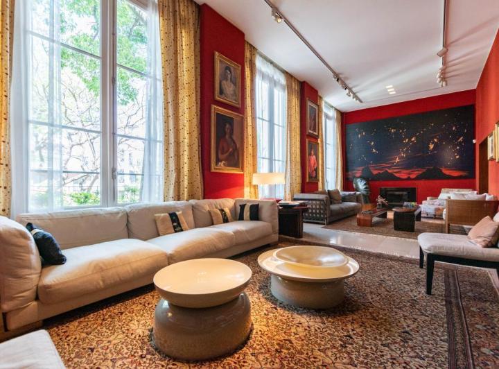 Casa · 800m² · 9 Ambientes · 4 Cocheras
