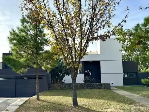 Casa en Venta en Countries y Barrios Cerrados en Cordoba Capital, Capital