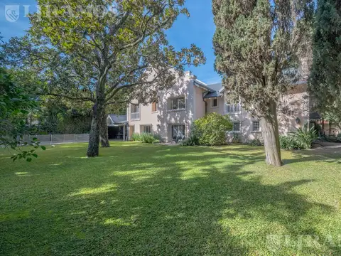 Casa en Venta en Acassuso Libertador  /  Solis, Acassuso
