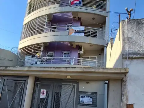 Departamento en Alquiler en Lanus Oeste, Lanus