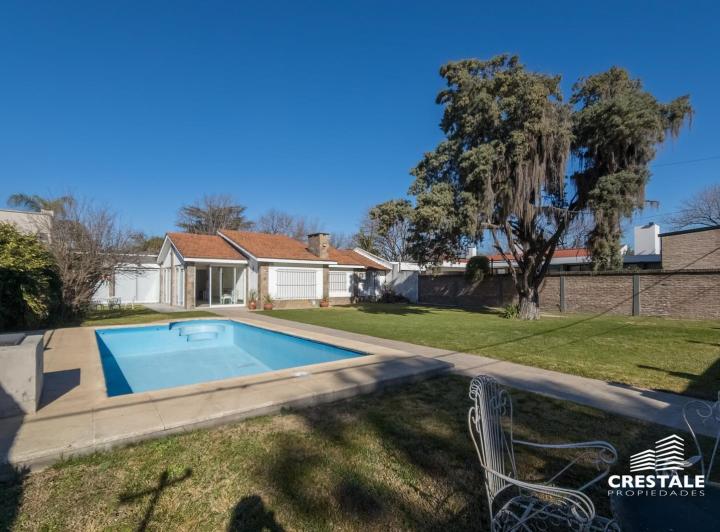Casa · 250m² · 5 Ambientes · 1 Cochera