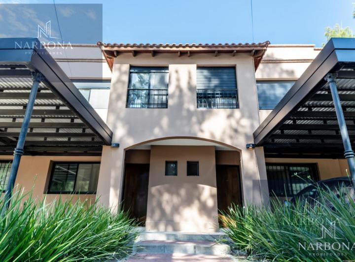 Casa · 150m² · 5 Ambientes · 4 Cocheras