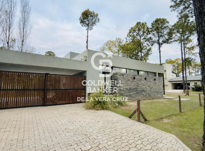 Casa · 119m² · 4 Ambientes · 2 Cocheras
