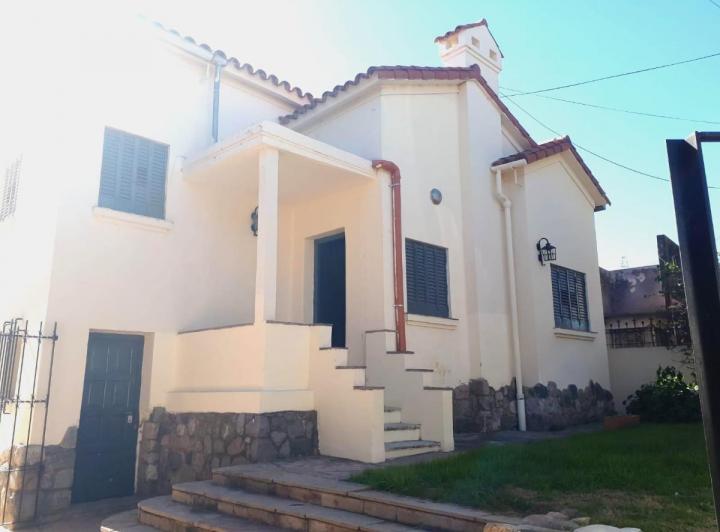 Casa · 306m² · 5 Ambientes · 3 Cocheras