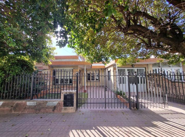 Casa · 164m² · 6 Ambientes · 1 Cochera