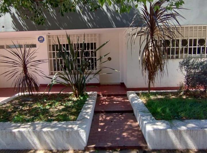 Casa · 167m² · 5 Ambientes · 2 Cocheras