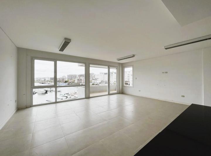 Oficina comercial · 60m² · 1 Ambiente · 1 Cochera