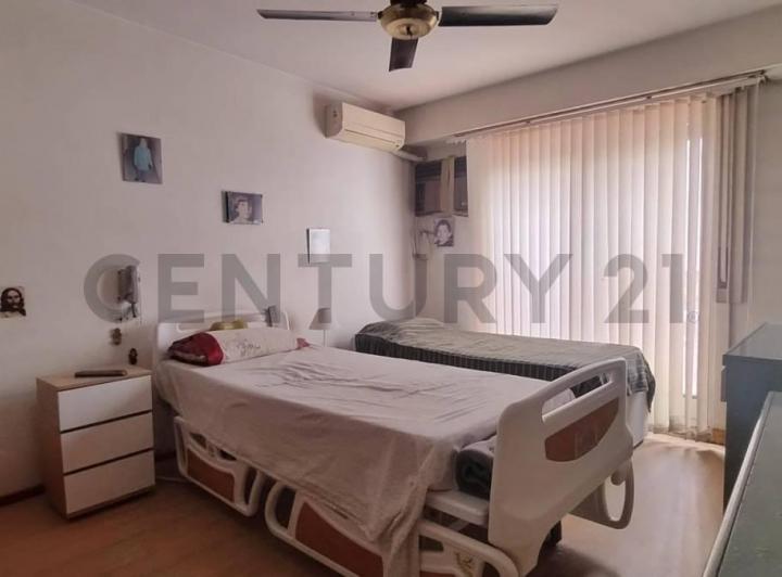 Casa · 82m² · 4 Ambientes · 1 Cochera