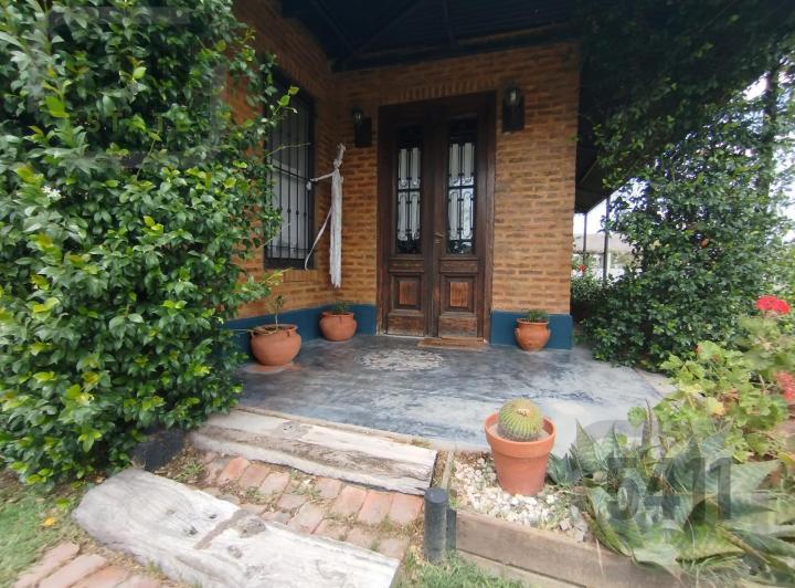 Casa · 115m² · 3 Ambientes · 4 Cocheras