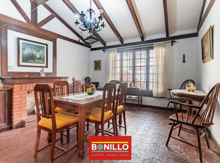 Casa · 130m² · 5 Ambientes · 1 Cochera