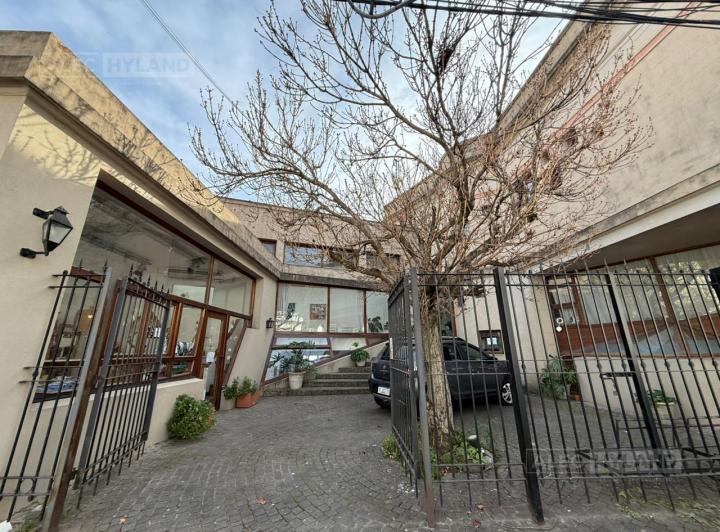 Edificio · 459m²