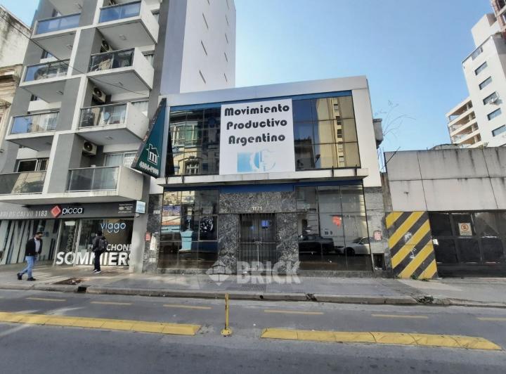 Terreno · 214m²