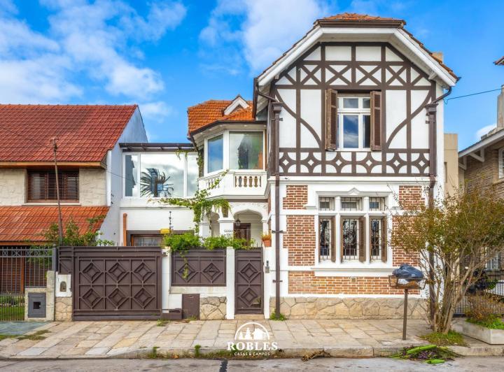 Casa · 170m² · 5 Ambientes