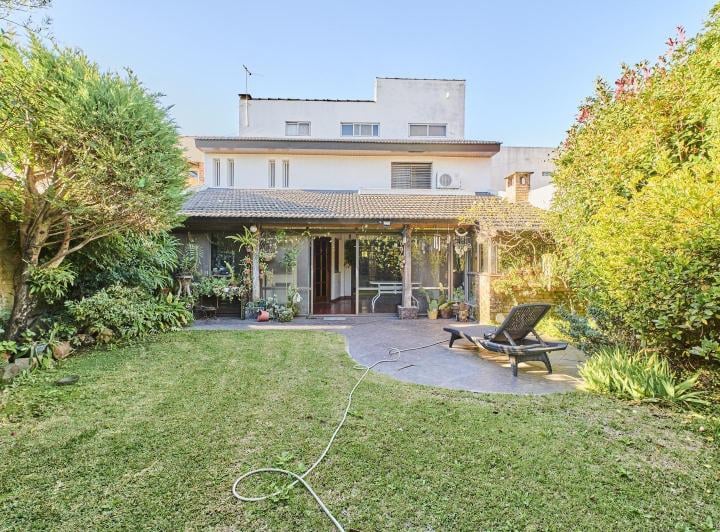 Casa · 207m² · 6 Ambientes · 1 Cochera