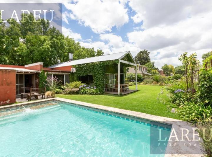 Casa · 186m² · 5 Ambientes · 3 Cocheras