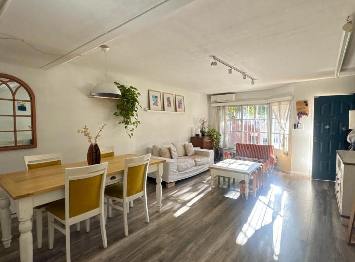 Casa · 107m² · 4 Ambientes · 1 Cochera