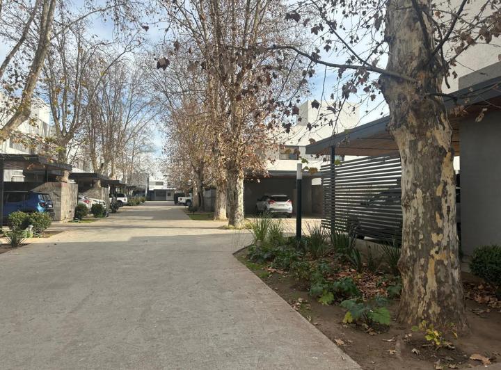 Casa · 200m² · 7 Ambientes · 2 Cocheras