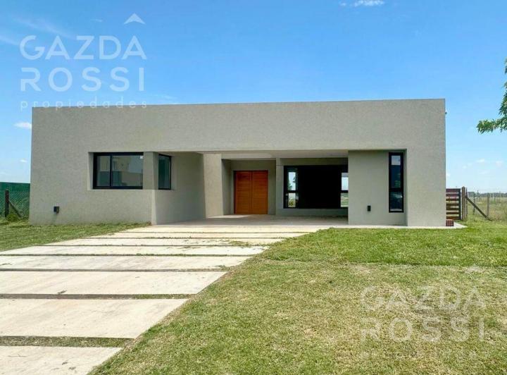 Casa · 156m² · 5 Ambientes · 2 Cocheras