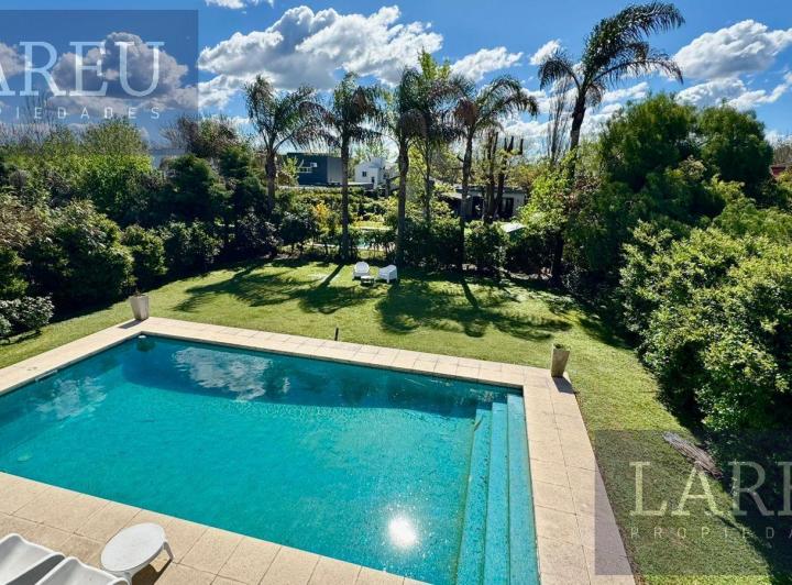 Casa · 217m² · 5 Ambientes