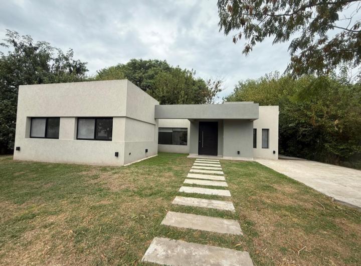 Casa · 170m² · 5 Ambientes · 2 Cocheras