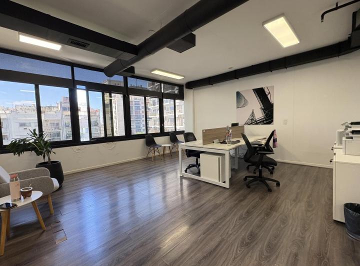 Oficina comercial · 155m² · 6 Ambientes · 2 Cocheras